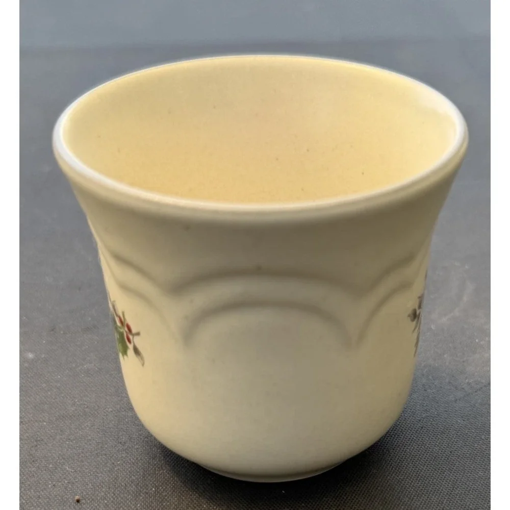 PFALTZGRAFF CHRISTMAS HEIRLOOM 5 INCH STONEWARE #916 VOTIVE CANDLE HOLDER